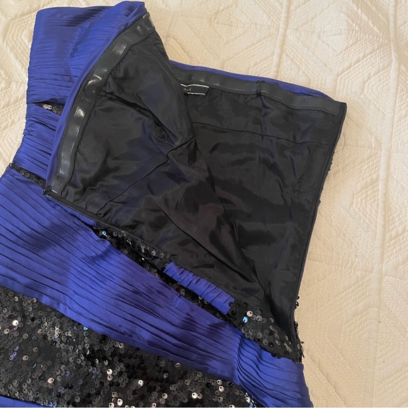 Strapless cocktail  - royal blue with black sequin inserts.  25 waist. 33 hip - Picture 5 of 7